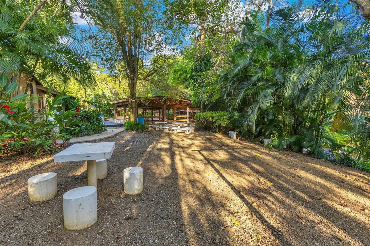 132 QUEBRADA CEIBA — photo 11 of 86