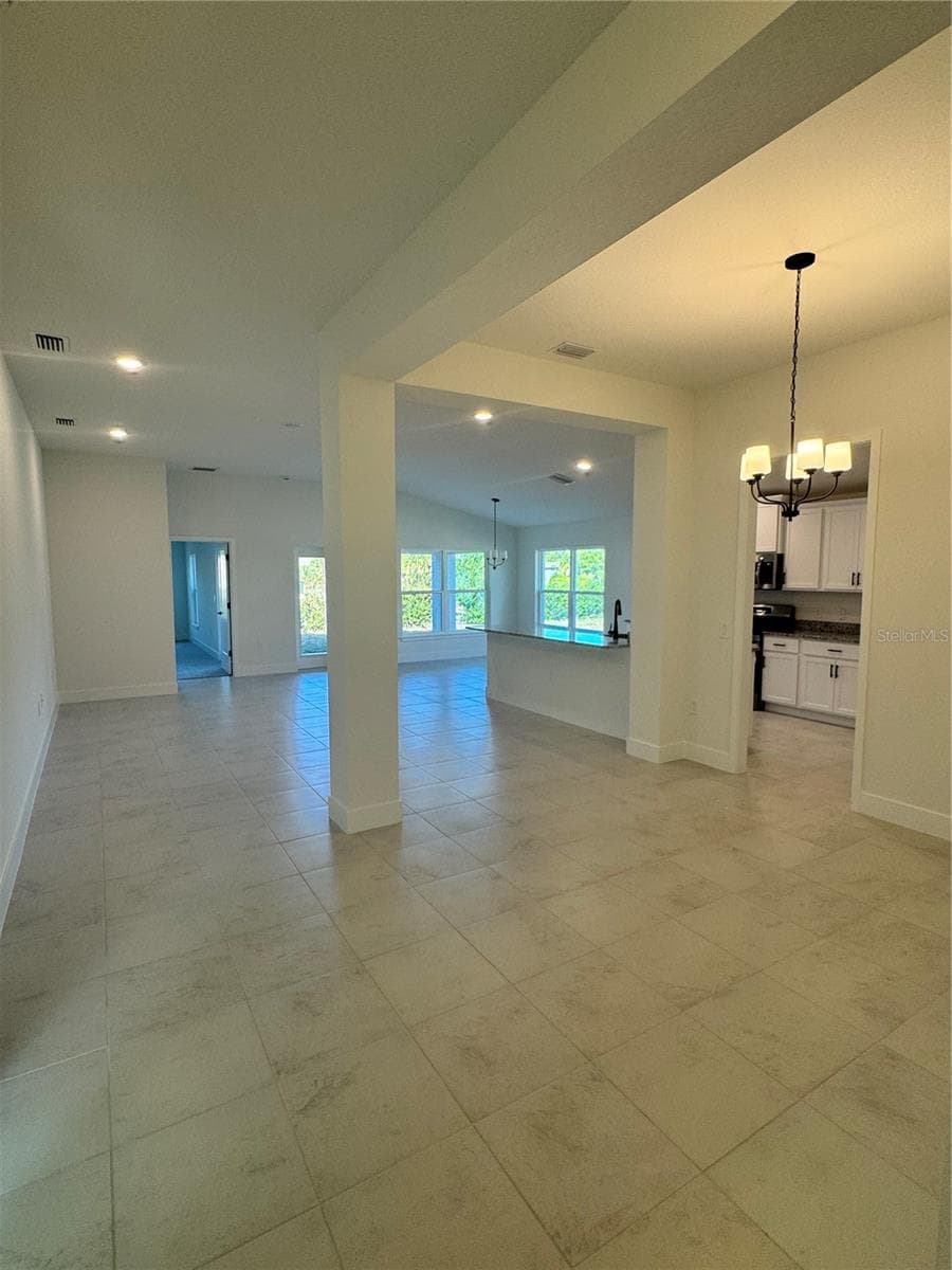 2504 AVERLAND LOOP — photo 2 of 9