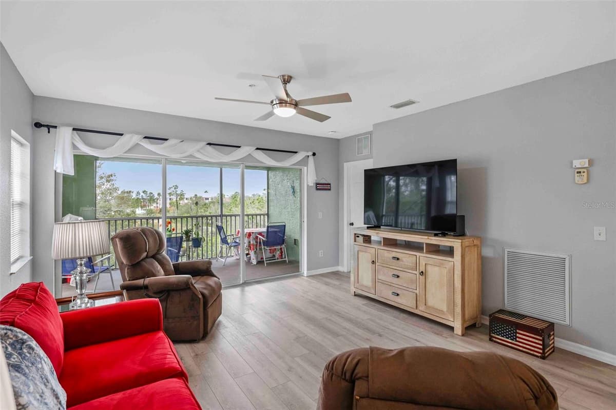 2121 HERON LAKE DRIVE — photo 11 of 41