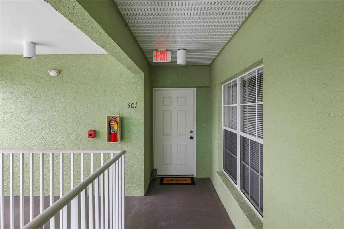 2121 HERON LAKE DRIVE — photo 3 of 41
