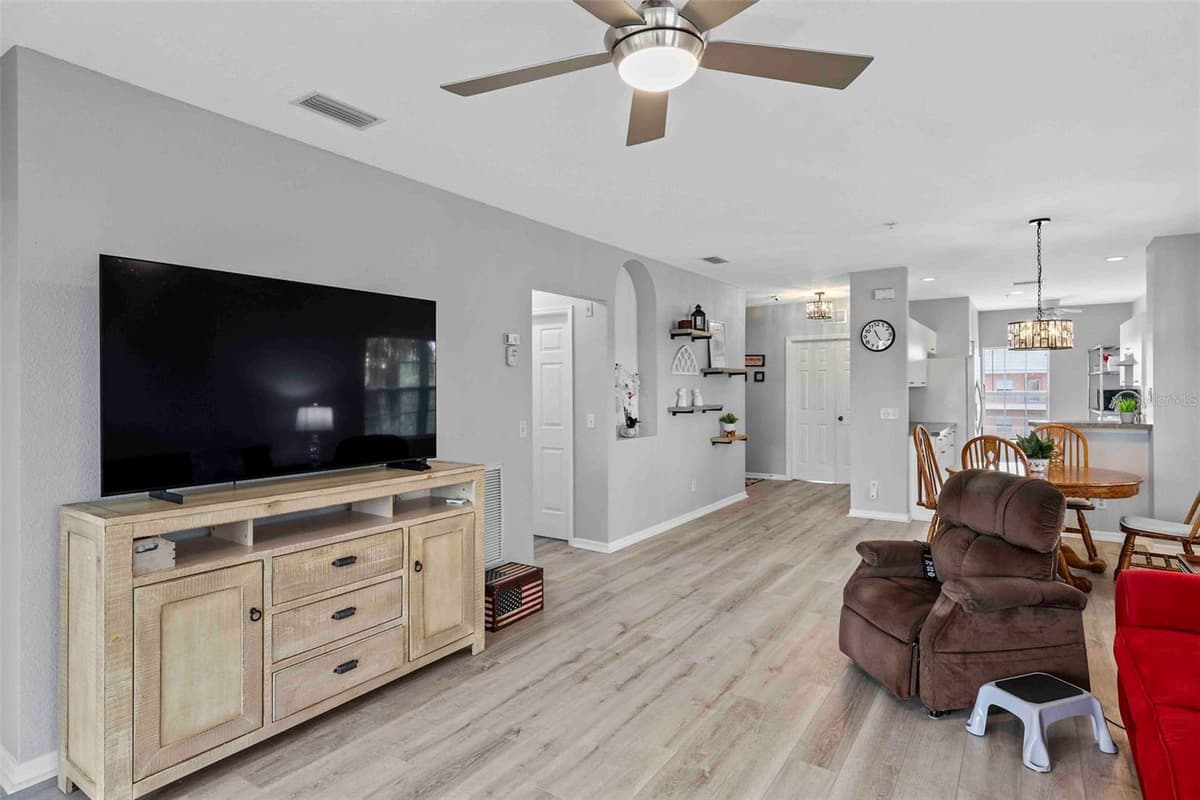 2121 HERON LAKE DRIVE — photo 14 of 41