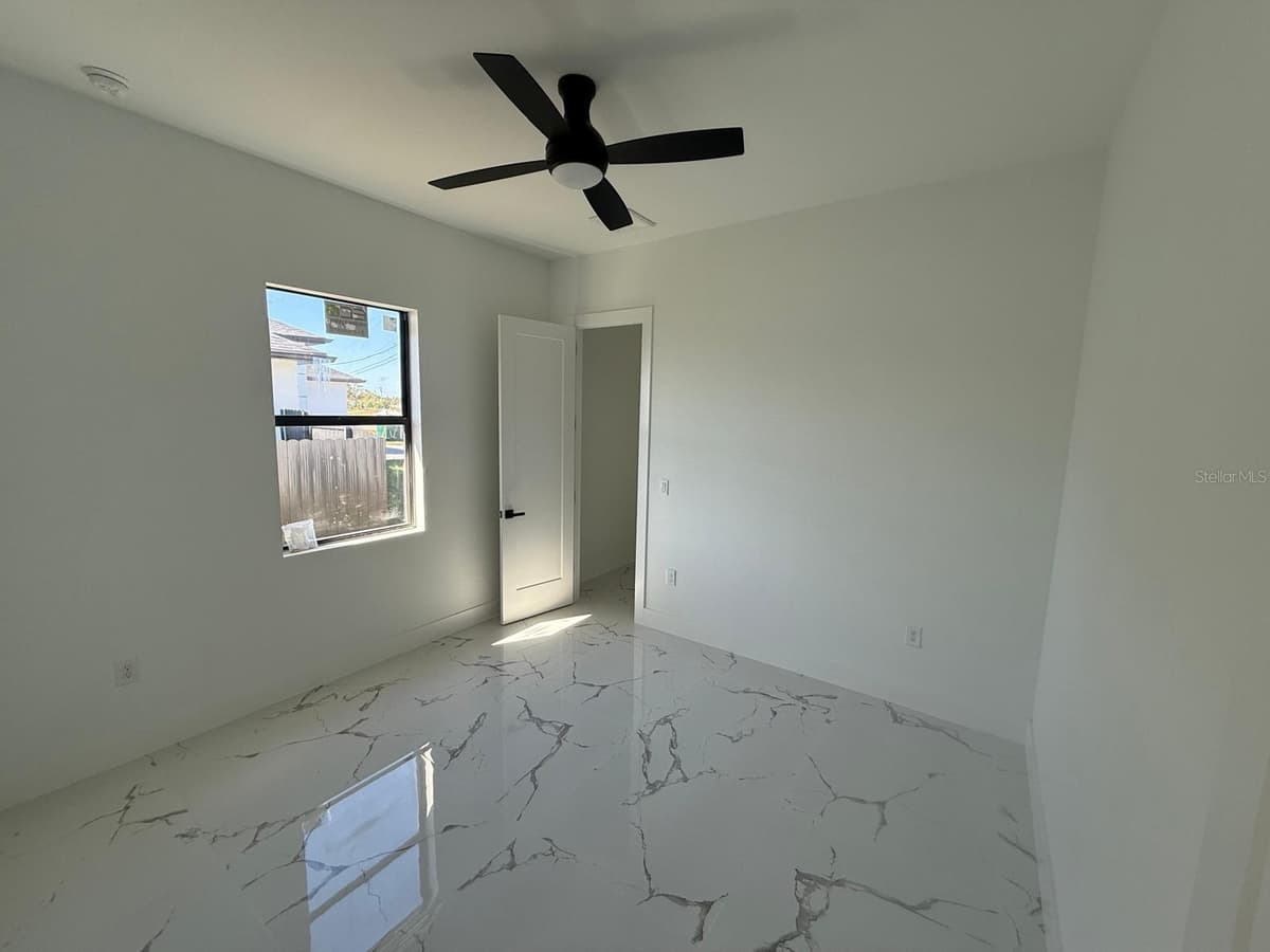 1320 14TH AVENUE — photo 12 of 32