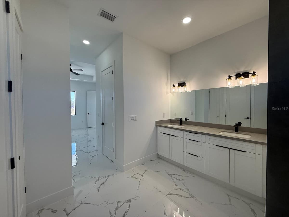 1320 14TH AVENUE — photo 17 of 32