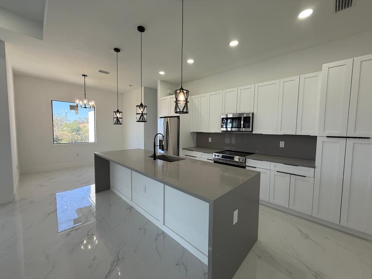1320 14TH AVENUE — photo 7 of 32