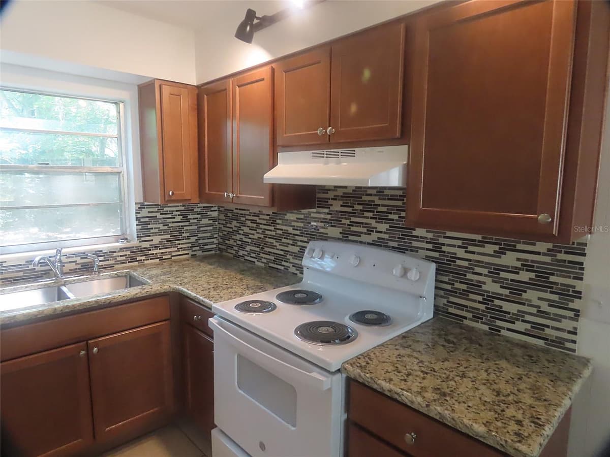 1307 COOK STREET — photo 3 of 9