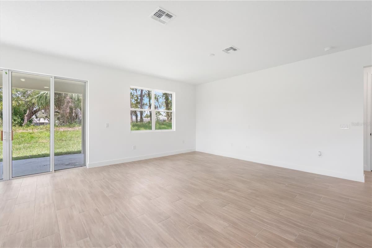 9109 PLAYERS DRIVE — photo 12 of 43
