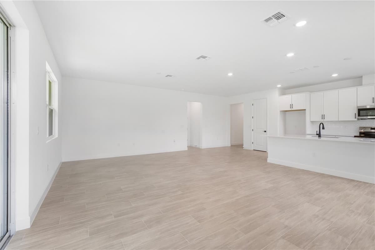 9109 PLAYERS DRIVE — photo 7 of 43