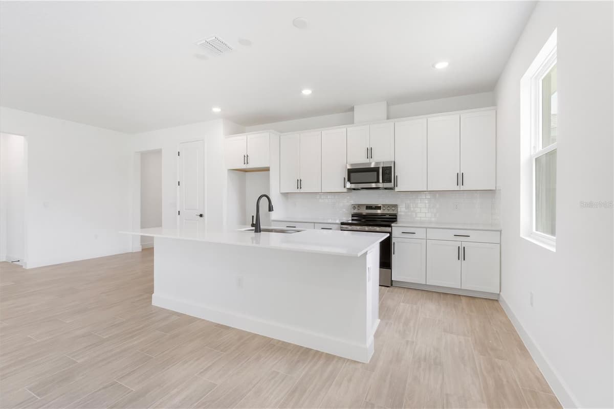 9109 PLAYERS DRIVE — photo 11 of 43