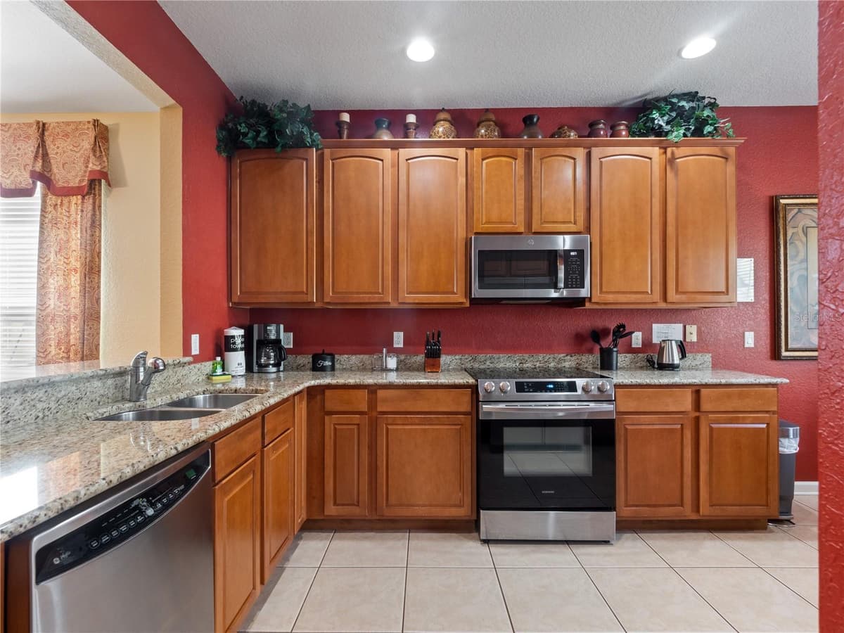 2615 PAWNALL STREET — photo 5 of 43