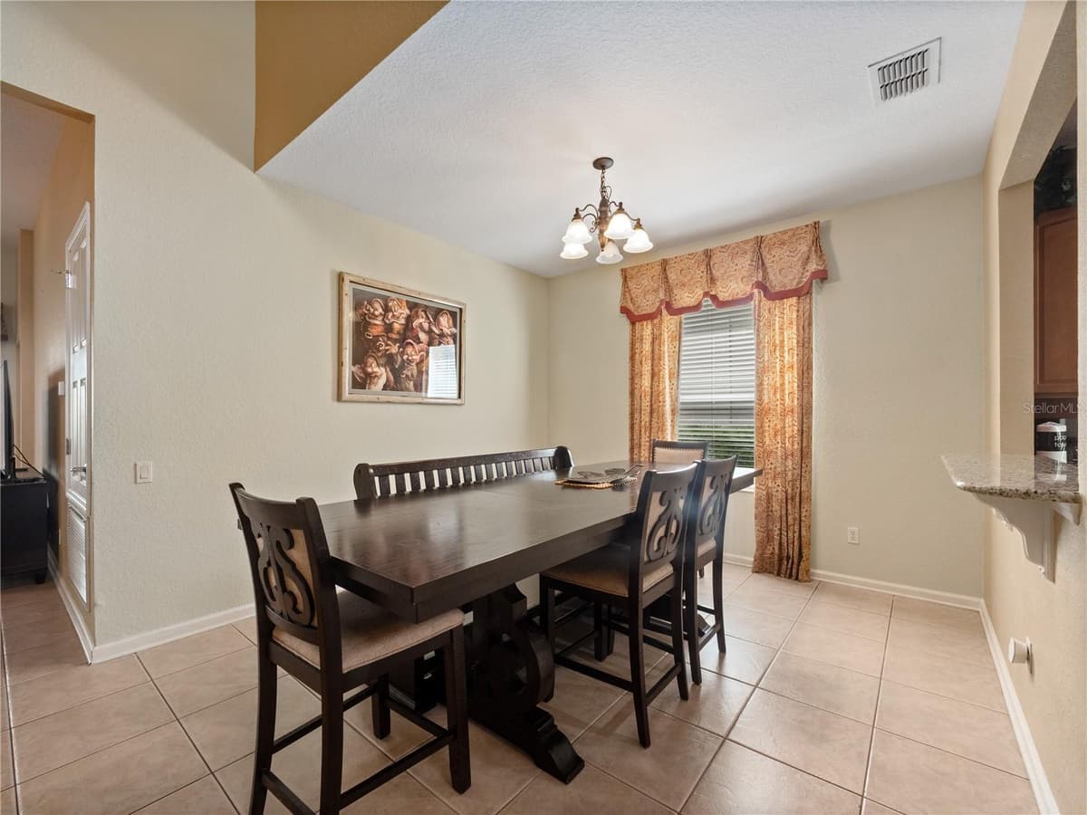 2615 PAWNALL STREET — photo 10 of 43