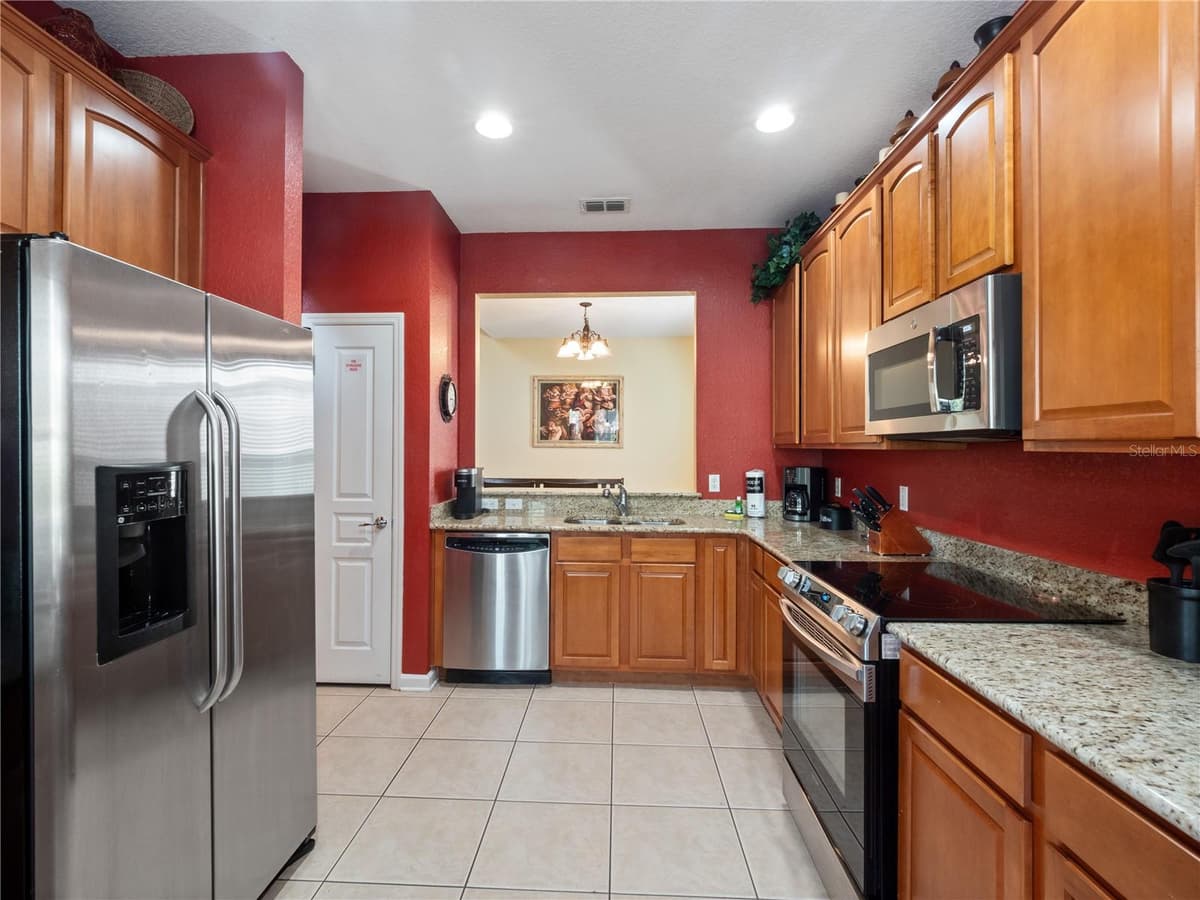 2615 PAWNALL STREET — photo 4 of 43