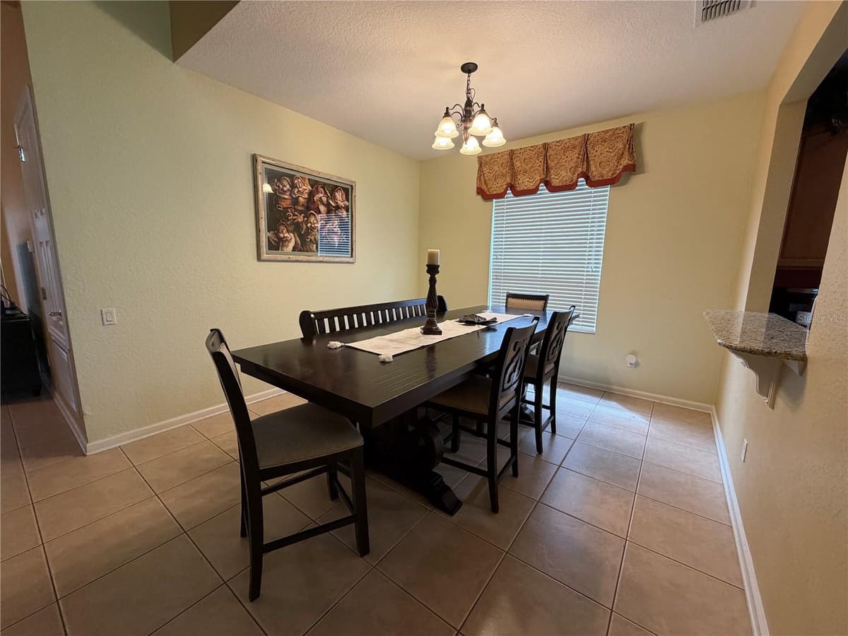 2615 PAWNALL STREET — photo 9 of 43