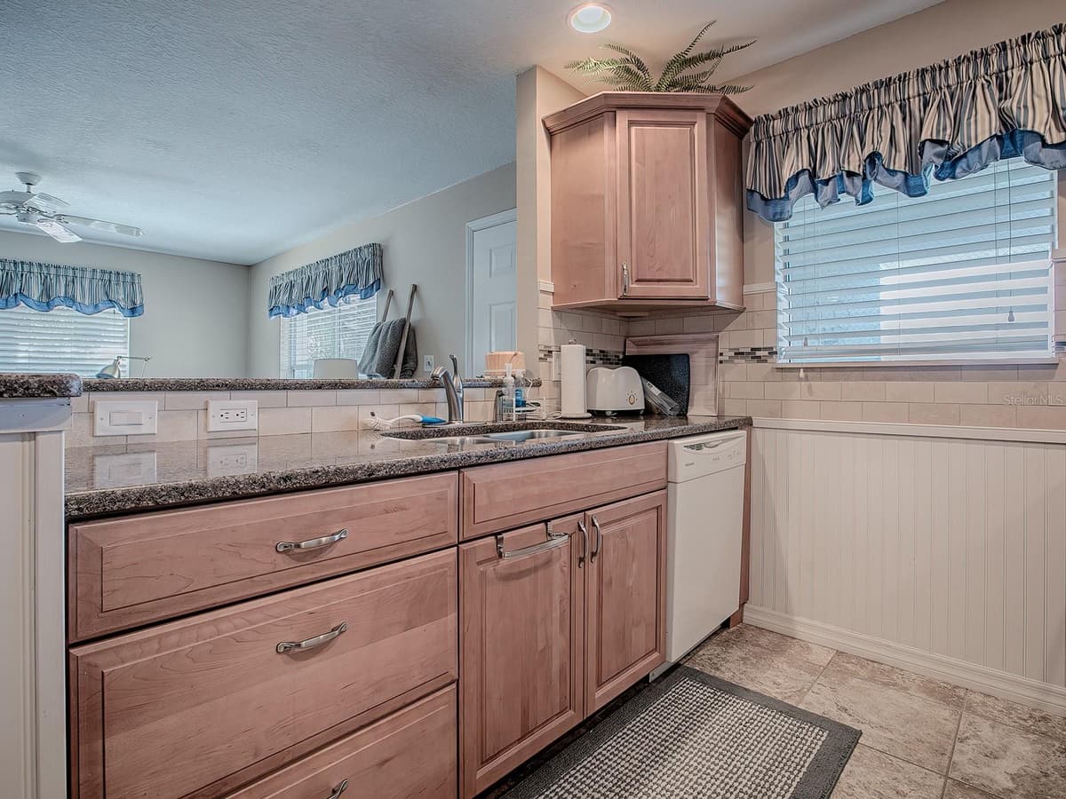4870 S. ATLANTIC AVE, — photo 13 of 35