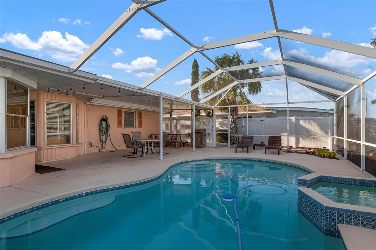 5207 BIMINI DRIVE — photo 28 of 40