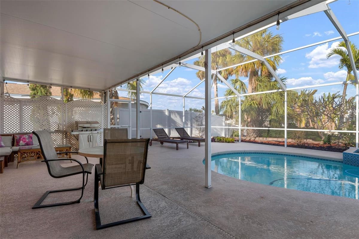 5207 BIMINI DRIVE — photo 24 of 40