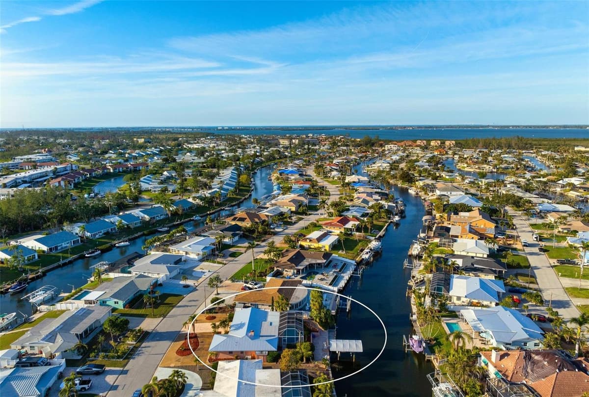 5207 BIMINI DRIVE — photo 37 of 40