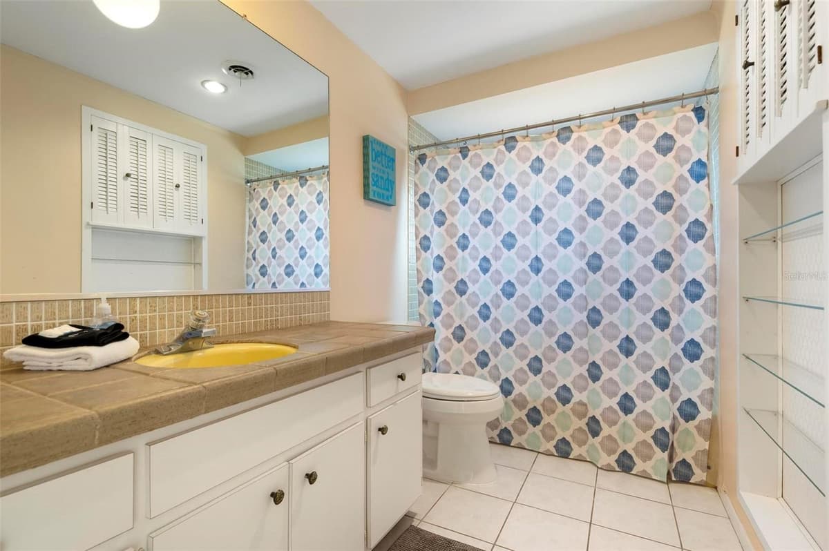 5207 BIMINI DRIVE — photo 23 of 40