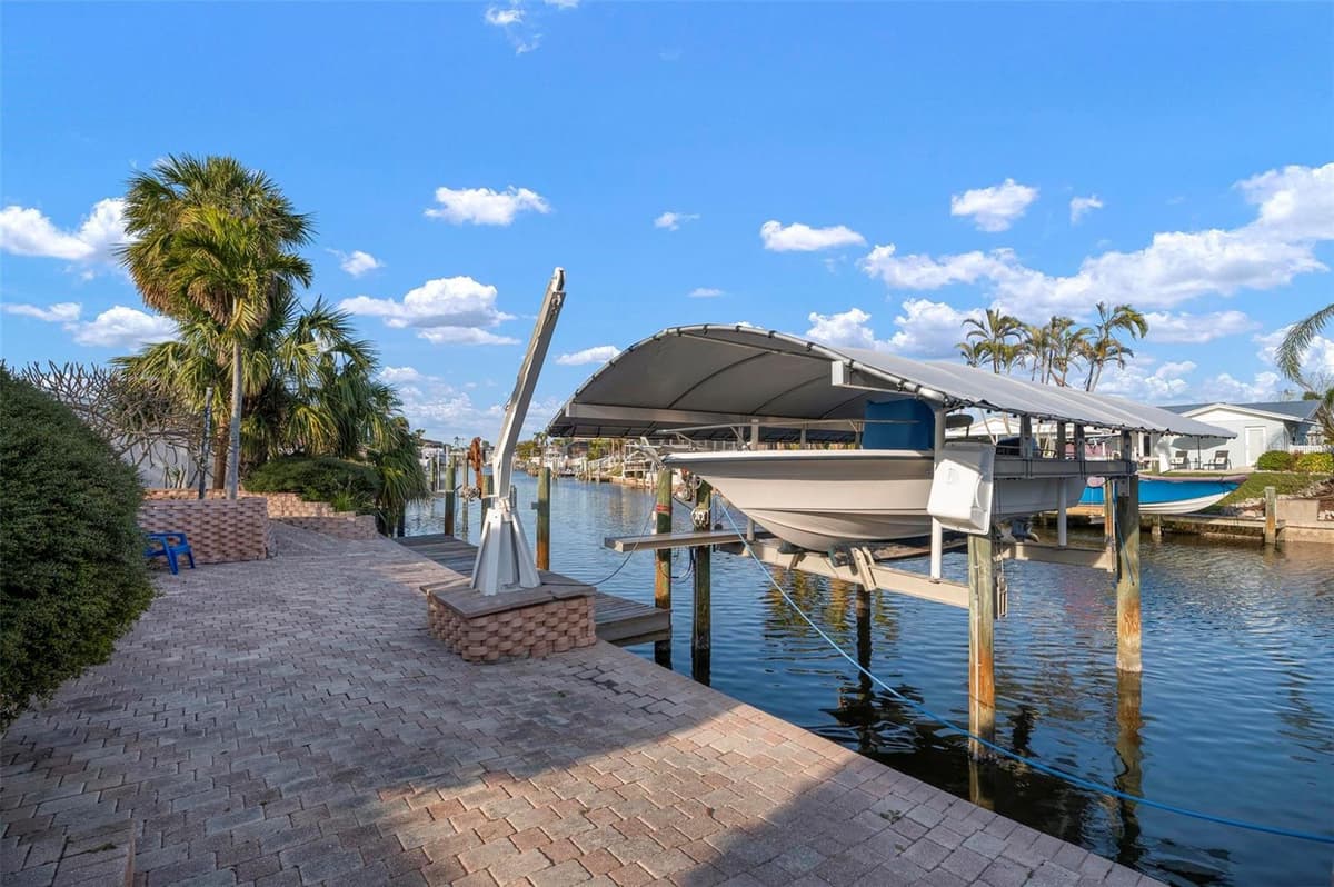 5207 BIMINI DRIVE — photo 29 of 40