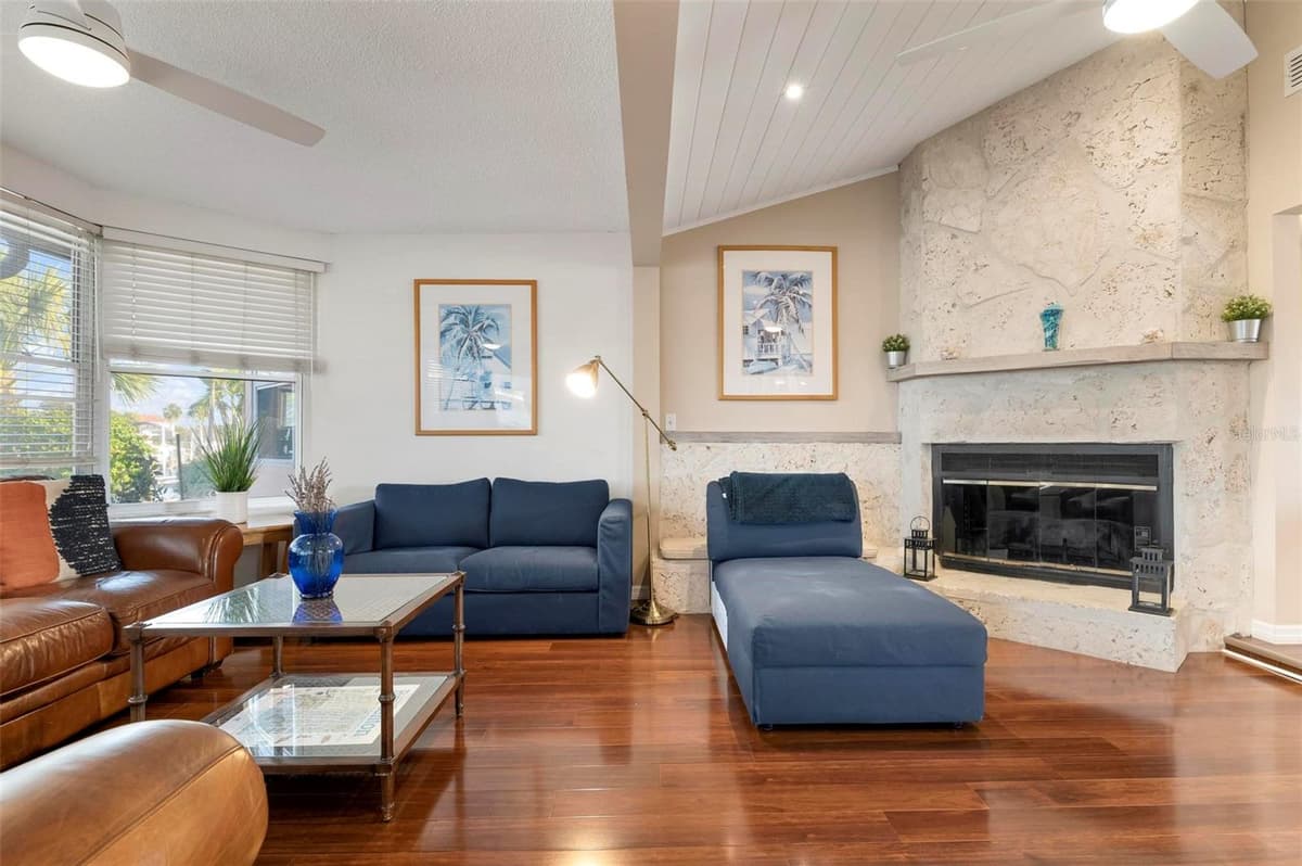 5207 BIMINI DRIVE — photo 15 of 40
