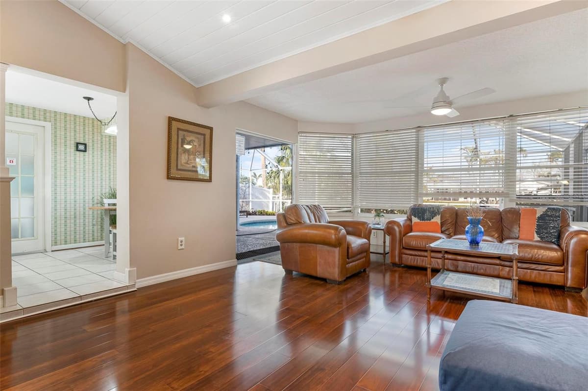 5207 BIMINI DRIVE — photo 13 of 40