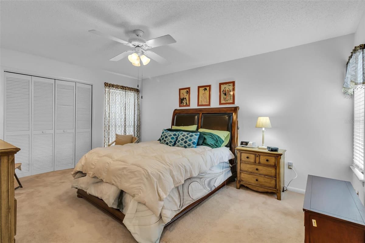 11961 EDGEVIEW COURT — photo 14 of 59