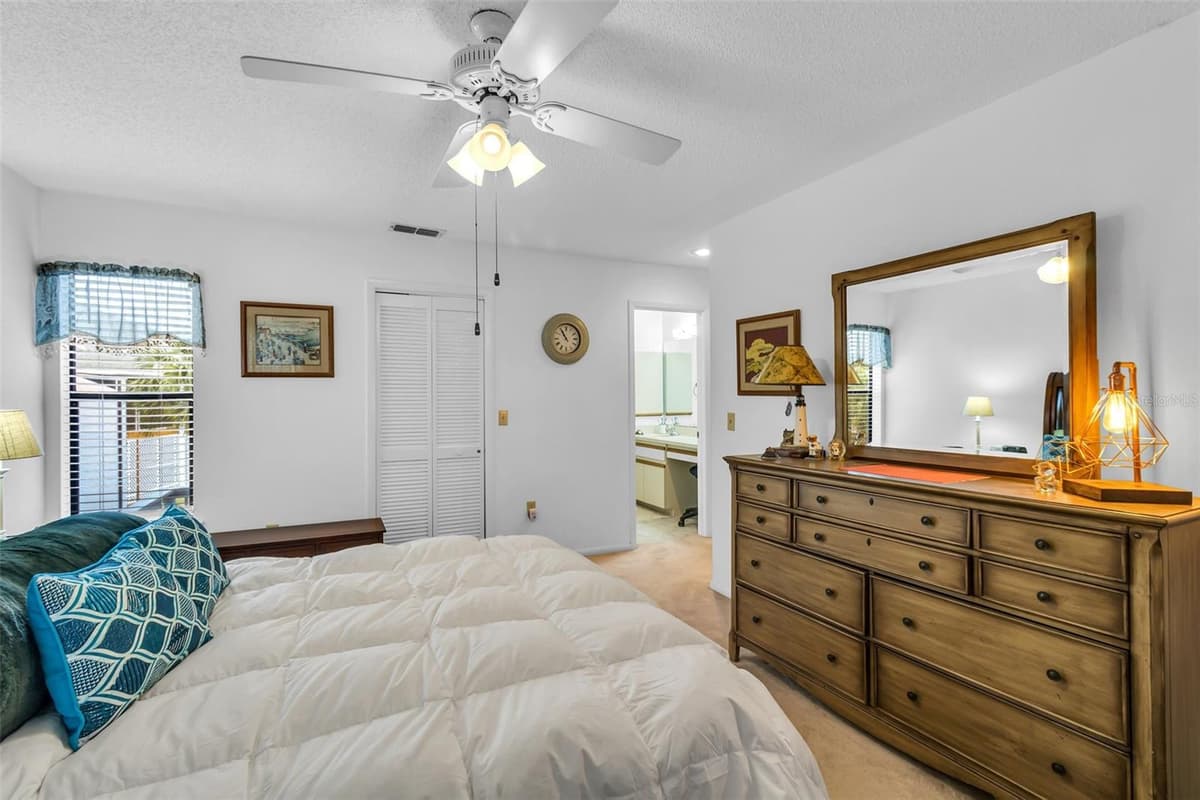 11961 EDGEVIEW COURT — photo 16 of 59
