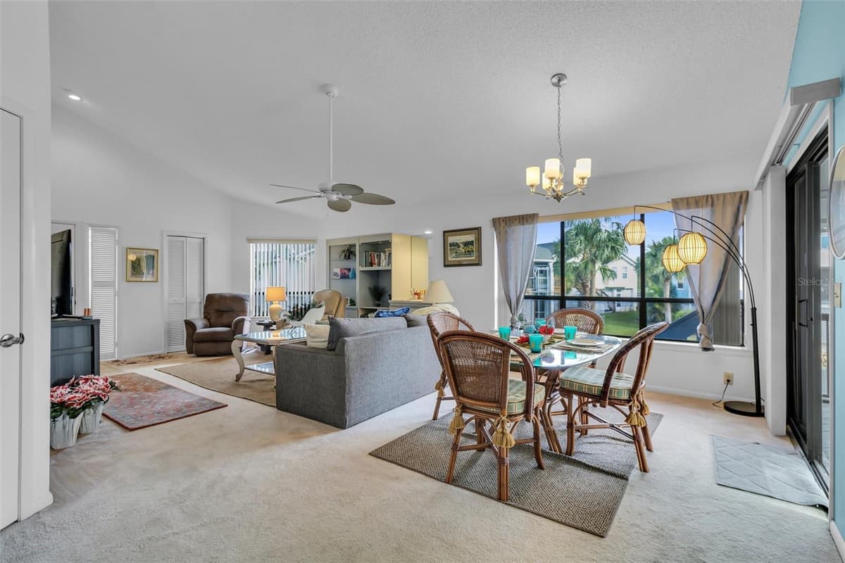 11961 EDGEVIEW COURT — photo 15 of 59