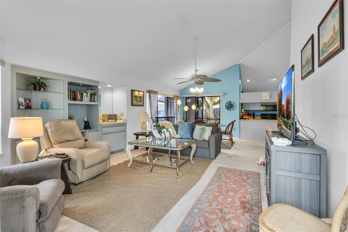 11961 EDGEVIEW COURT — photo 8 of 59