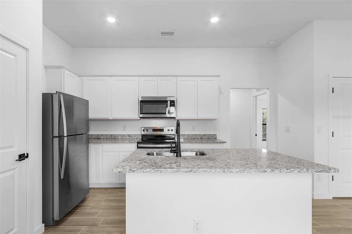 4743 MICHALER STREET — photo 6 of 17