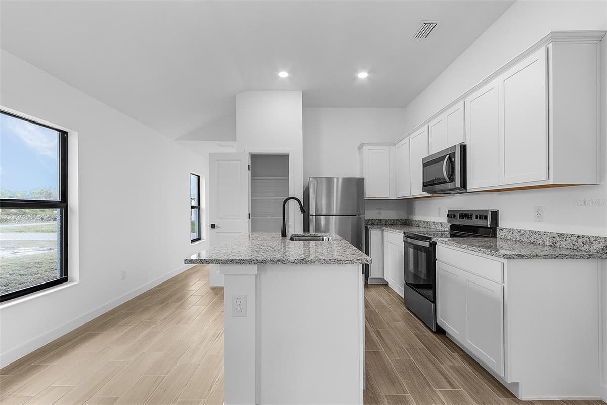 4743 MICHALER STREET — photo 5 of 17