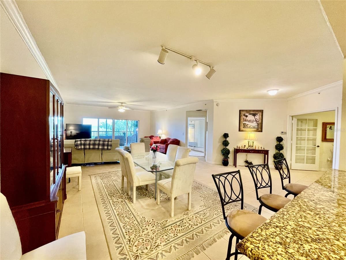 93 VIVANTE BOULEVARD — photo 18 of 61