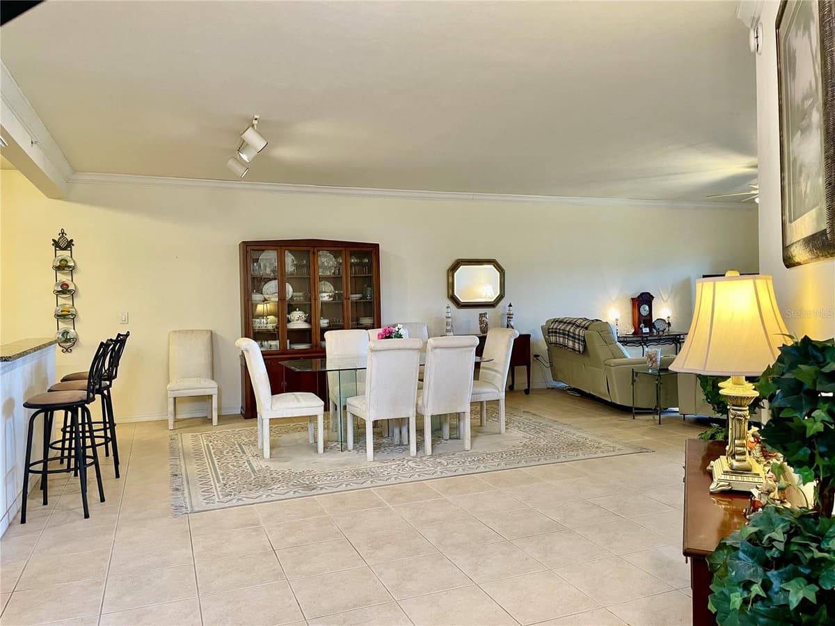 93 VIVANTE BOULEVARD — photo 10 of 61