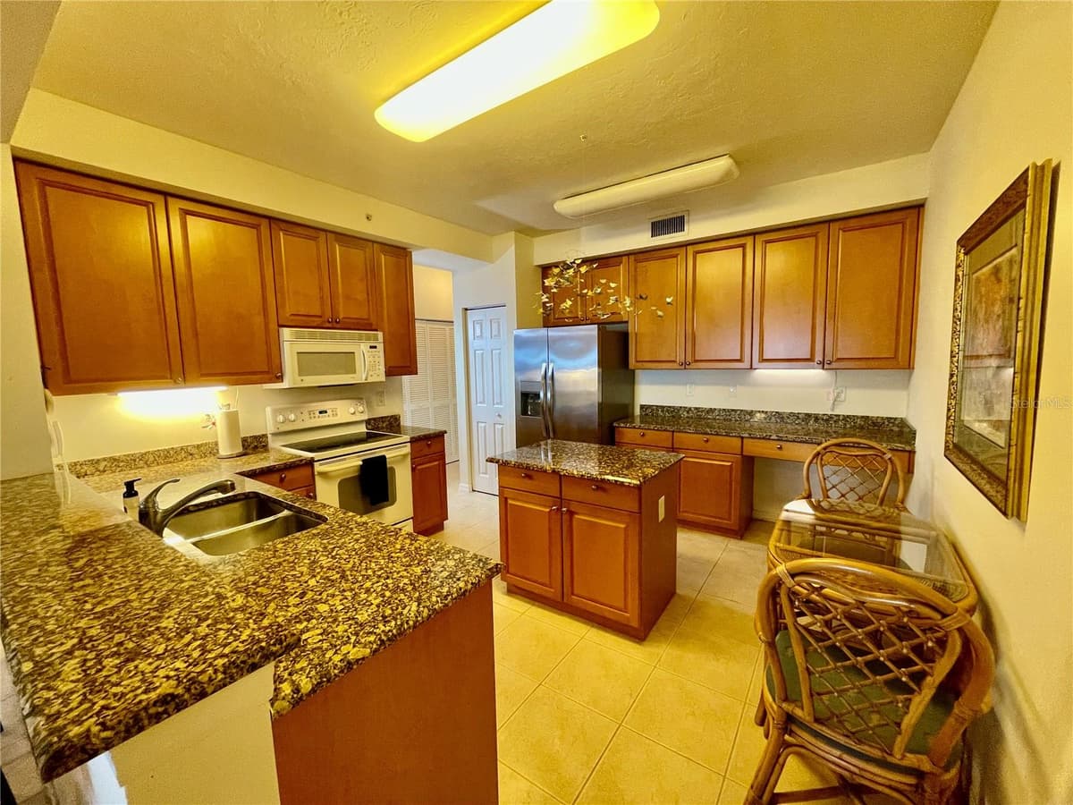 93 VIVANTE BOULEVARD — photo 15 of 61