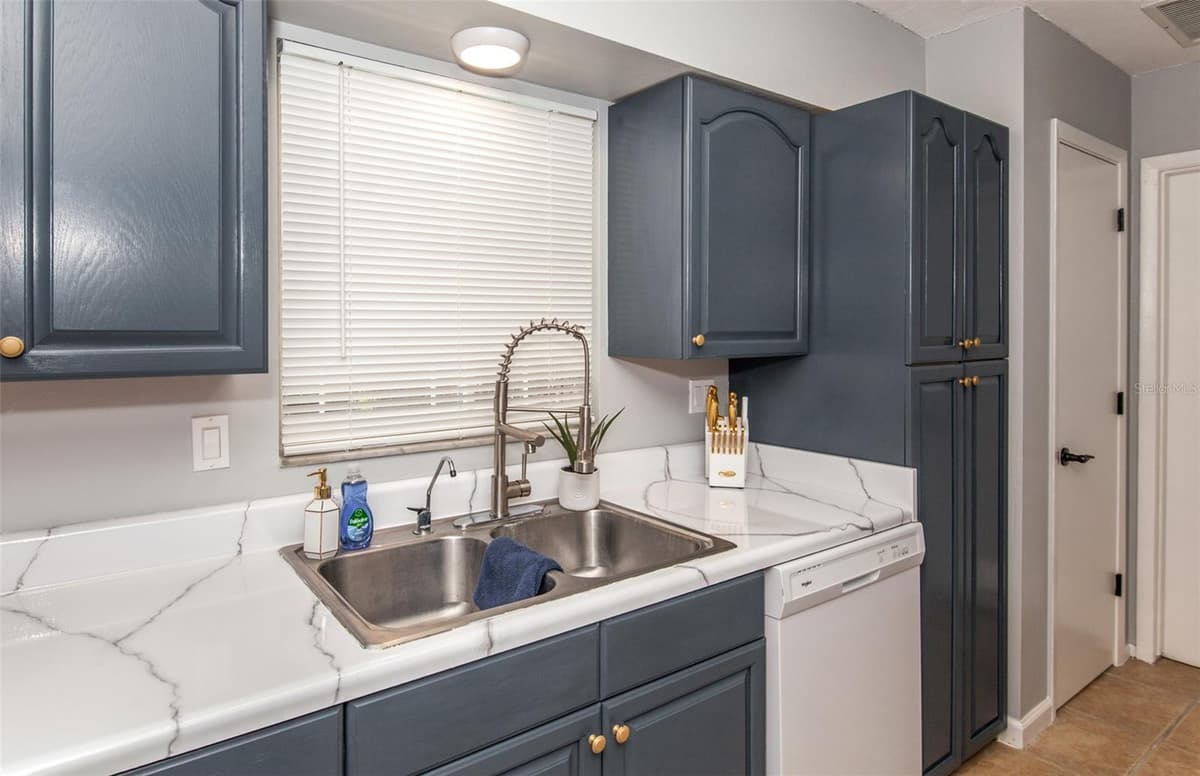 140 COLUMBIA ROAD — photo 4 of 30