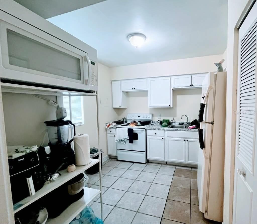 5885 DAHLIA DRIVE — photo 4 of 7