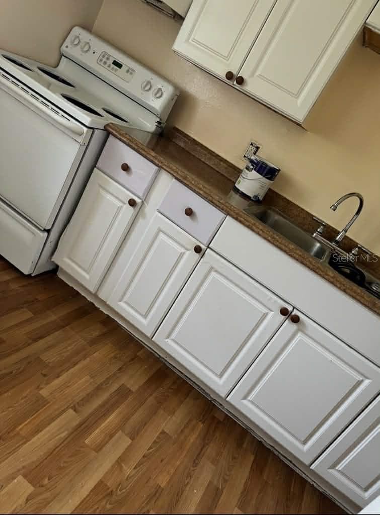 5885 DAHLIA DRIVE — photo 3 of 5