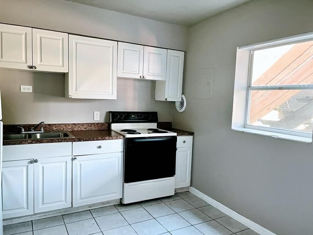 5885 DAHLIA DRIVE — photo 6 of 9