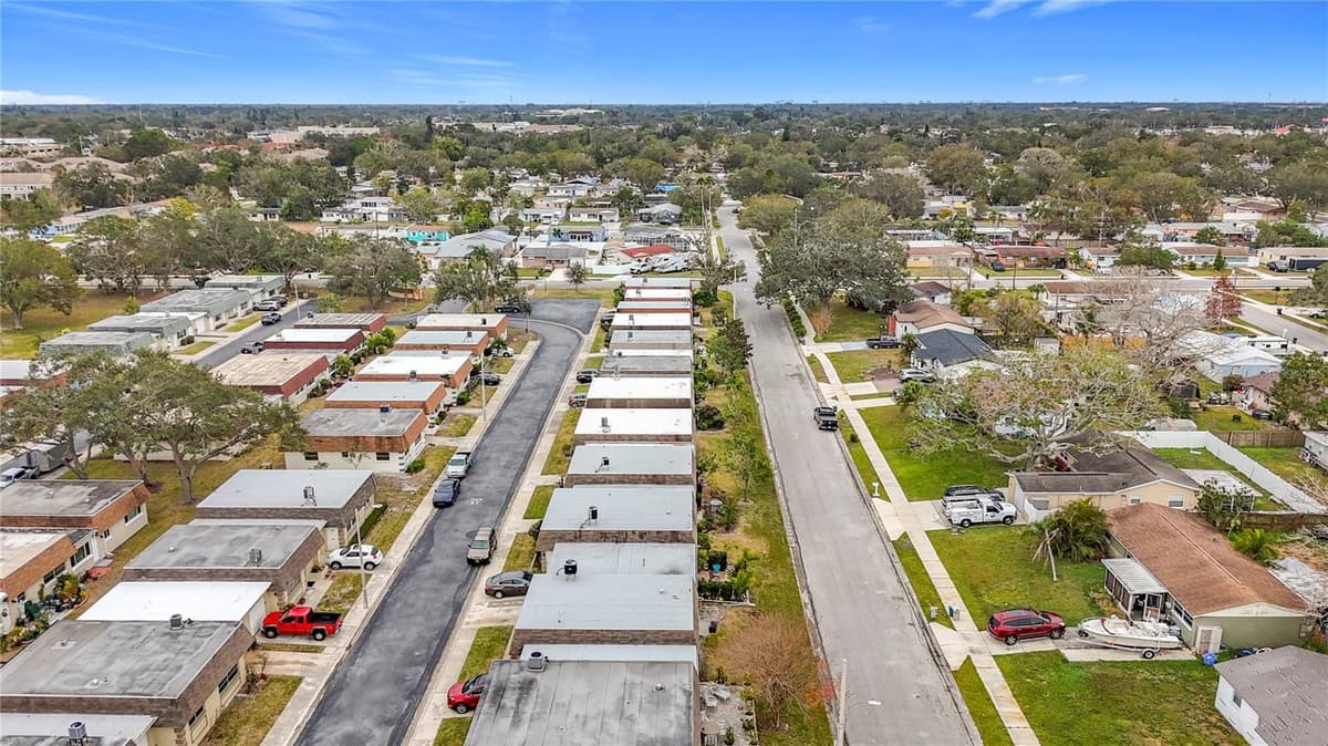 8330 VENDOME BOULEVARD — photo 44 of 49