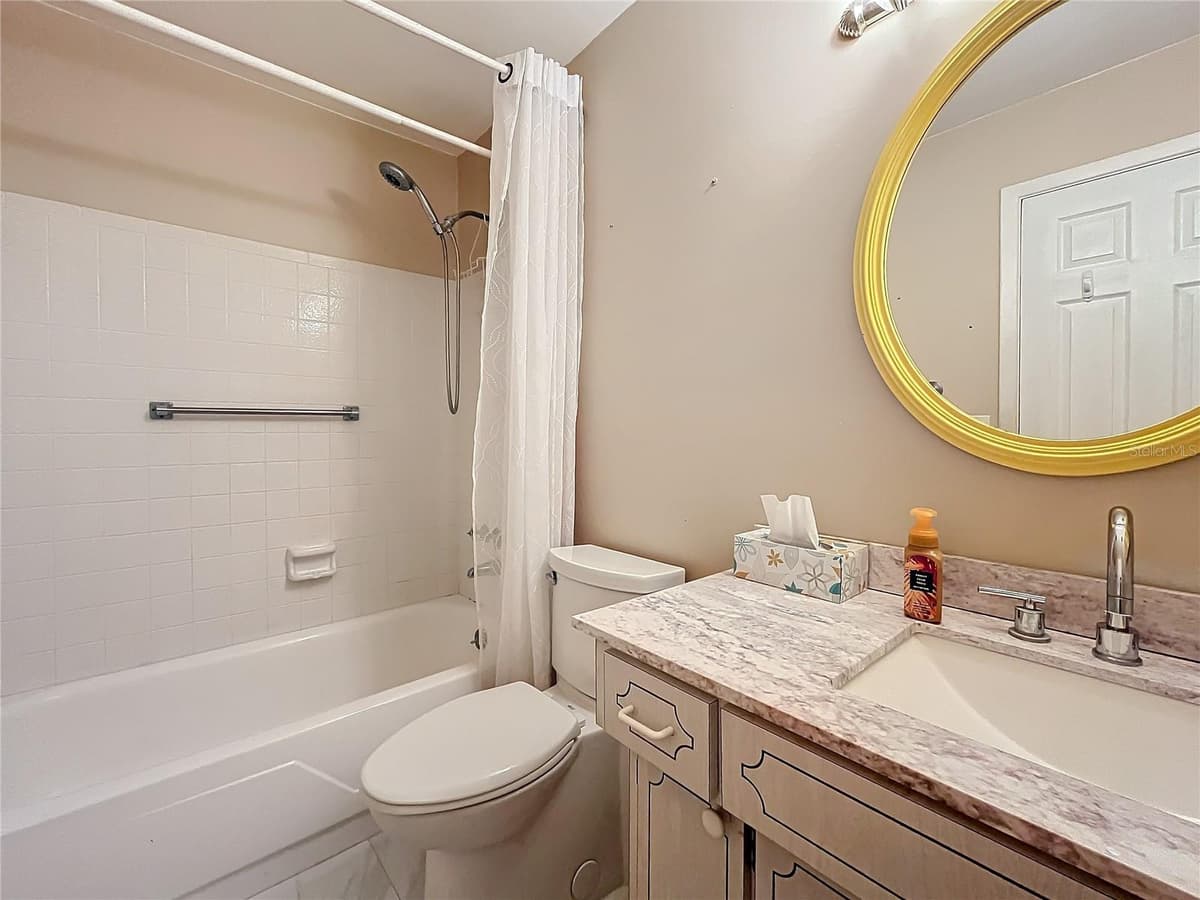 8330 VENDOME BOULEVARD — photo 26 of 49
