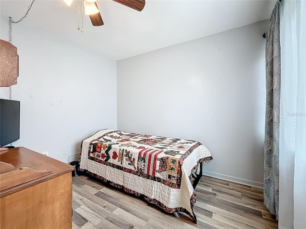 8330 VENDOME BOULEVARD — photo 18 of 49