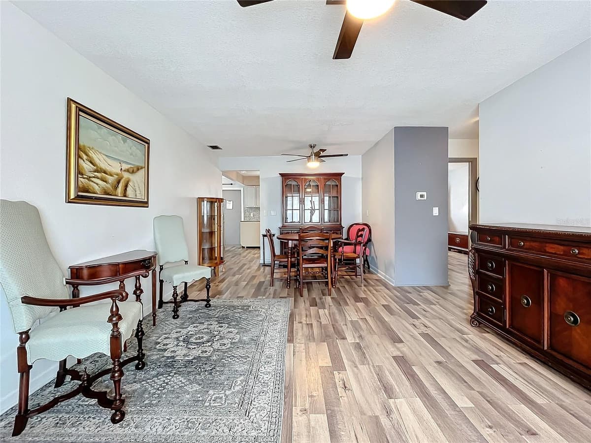 8330 VENDOME BOULEVARD — photo 4 of 49
