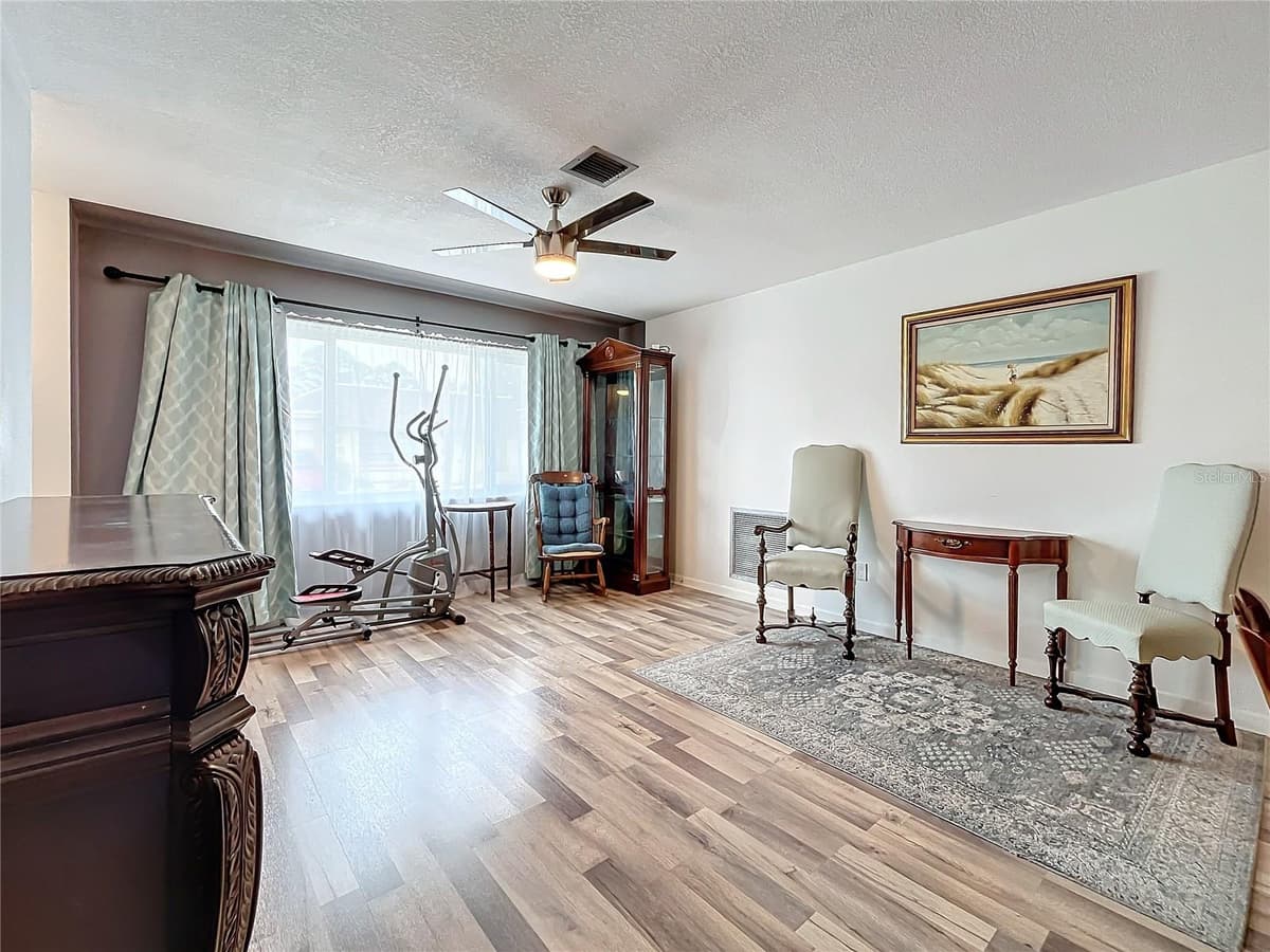 8330 VENDOME BOULEVARD — photo 5 of 49