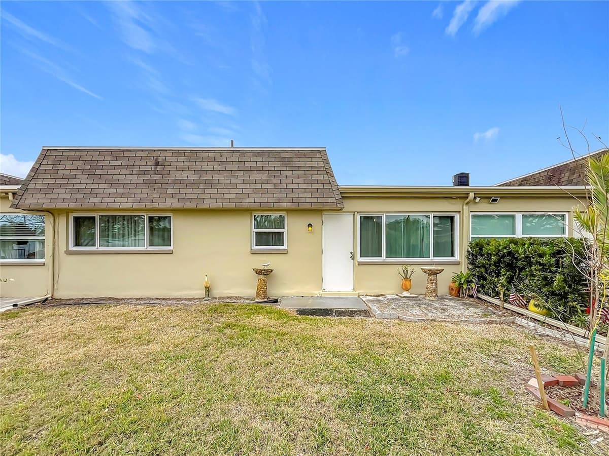 8330 VENDOME BOULEVARD — photo 33 of 49