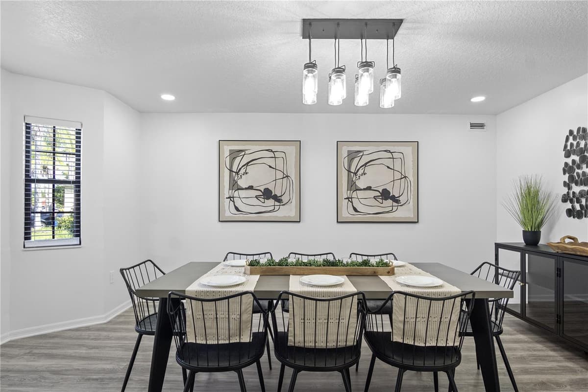 2540 ALBANY DRIVE — photo 18 of 92