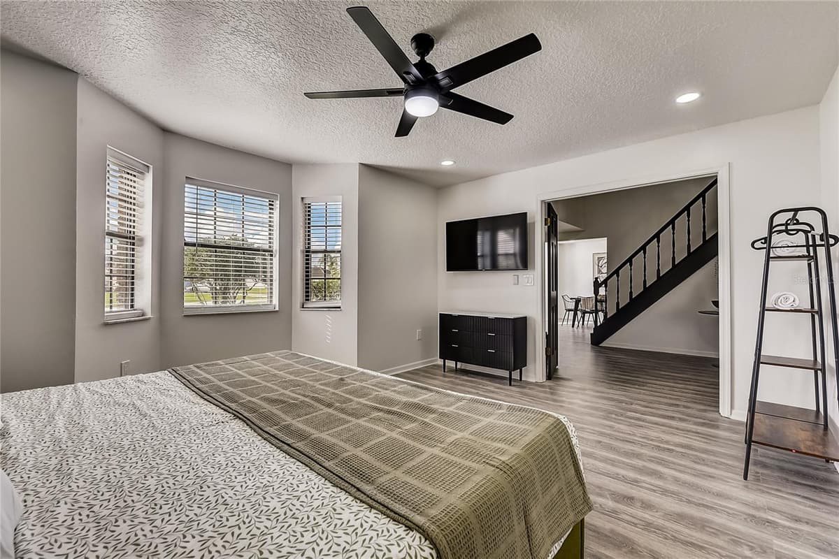 2540 ALBANY DRIVE — photo 15 of 92