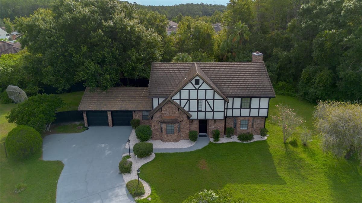 2540 ALBANY DRIVE — photo 8 of 92