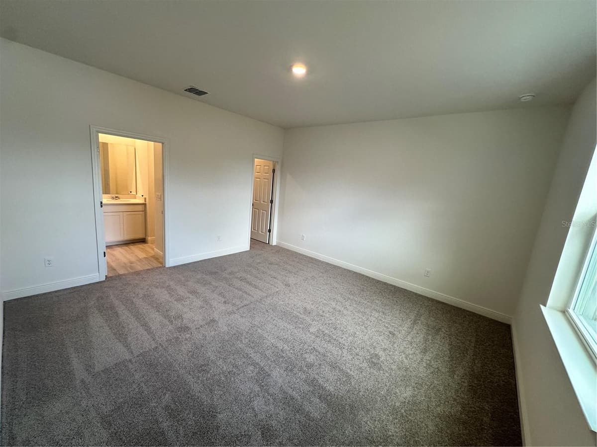 14 LONDONDERRY DRIVE — photo 9 of 15