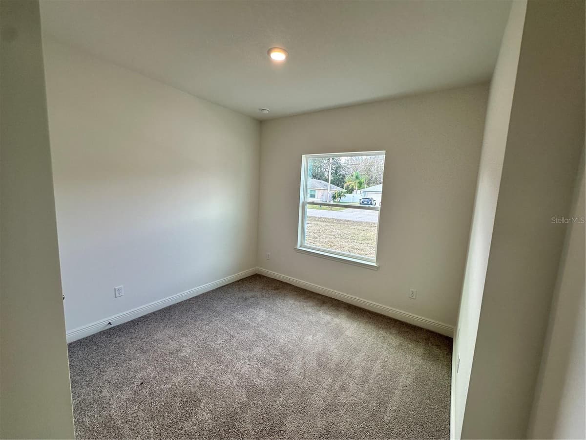 14 LONDONDERRY DRIVE — photo 6 of 15