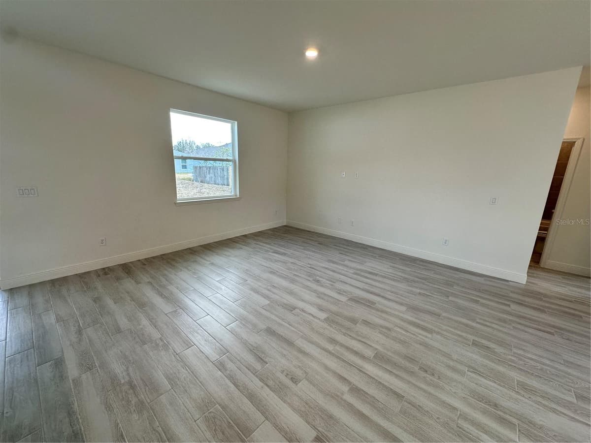 14 LONDONDERRY DRIVE — photo 4 of 15