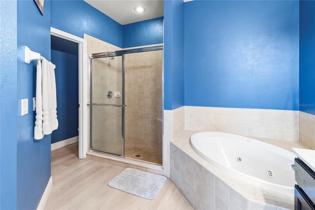 5715 SPANISH POINT COURT — photo 32 of 39